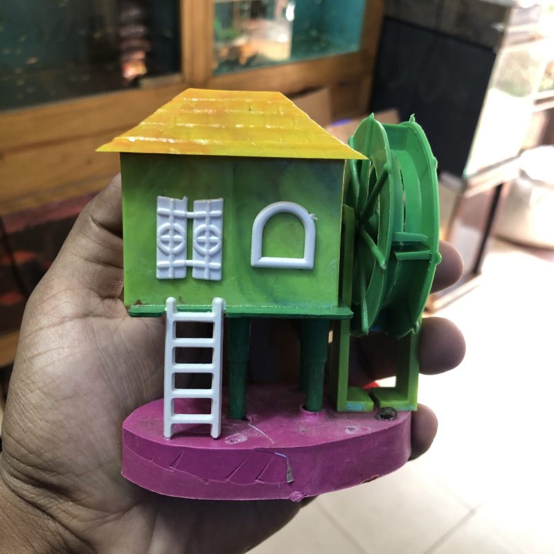 Under Water House With Airstone