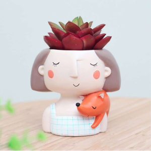 GIRL WITH ANIMAL RESIN POT CODE-RESIN-7Q1